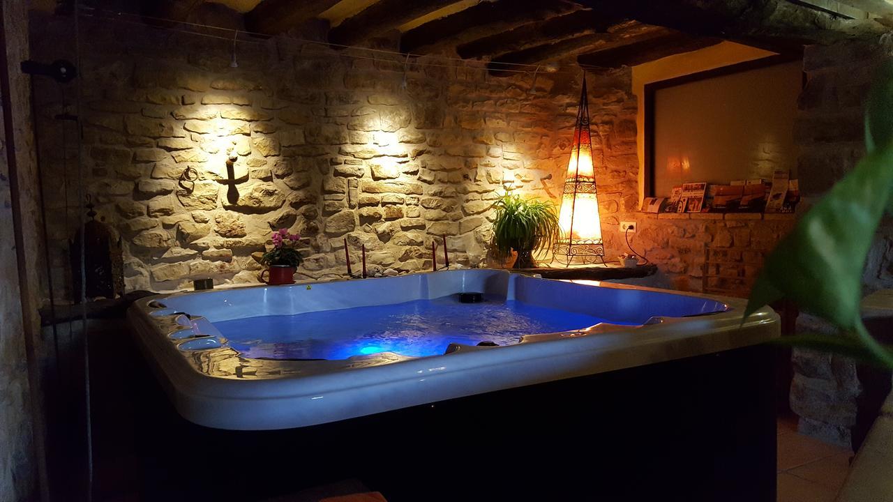 Les Cavallerisses Hostal Guialmons Exterior foto